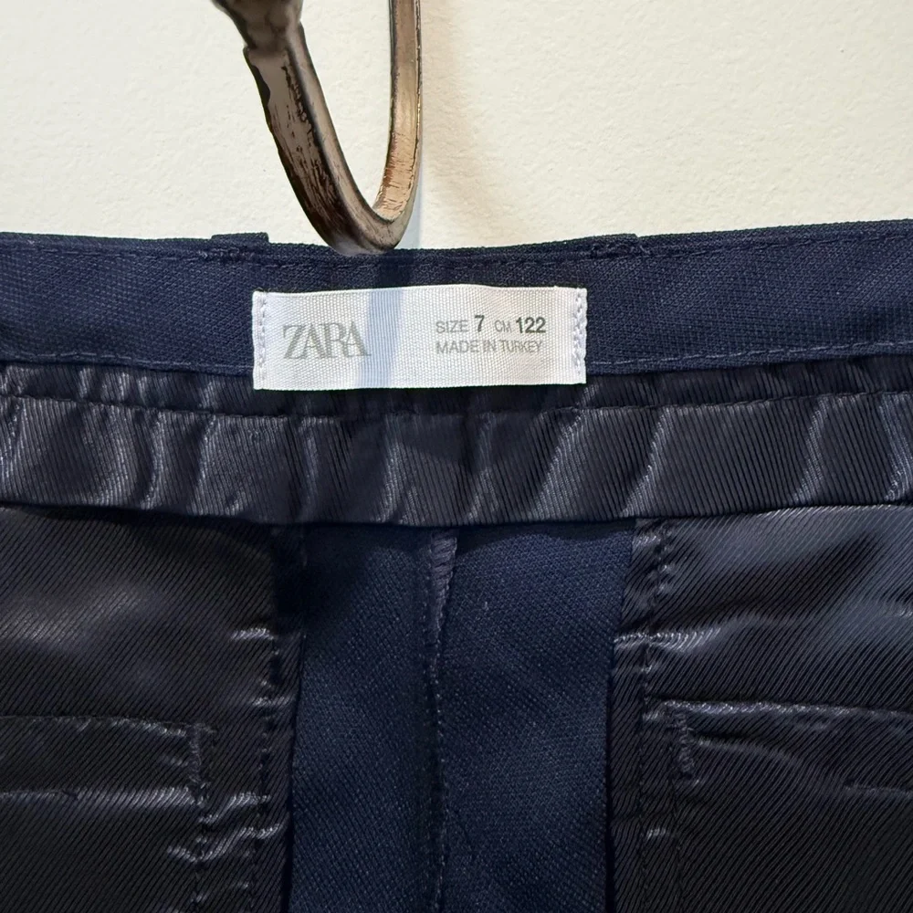 Boys Zara Classic White Button-Down Shirt with Navy Trousers - Picture 7 of 9